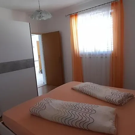 Bevanda Apartment *